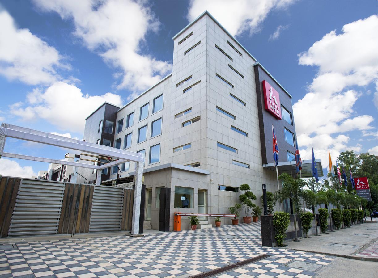 Inde Hotel Chattarpur Yeni Delhi Dış mekan fotoğraf